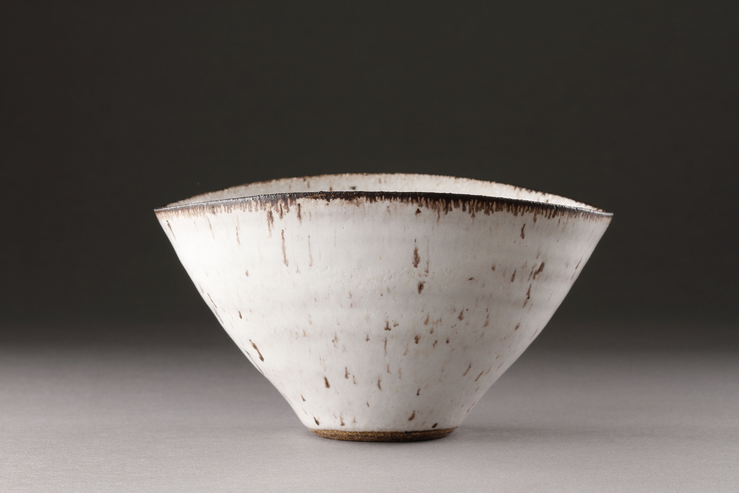 ‘Squeezed Bowl’ 